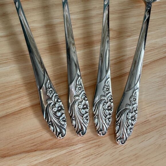 Oneida Evening Star Soup Spoons Round Gumbo Set Of 4 1950s Floral Pattern 7" - Picture 2 of 9
